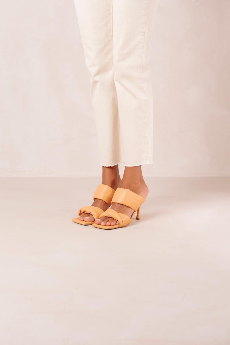 Twist Strap Tangy Orange