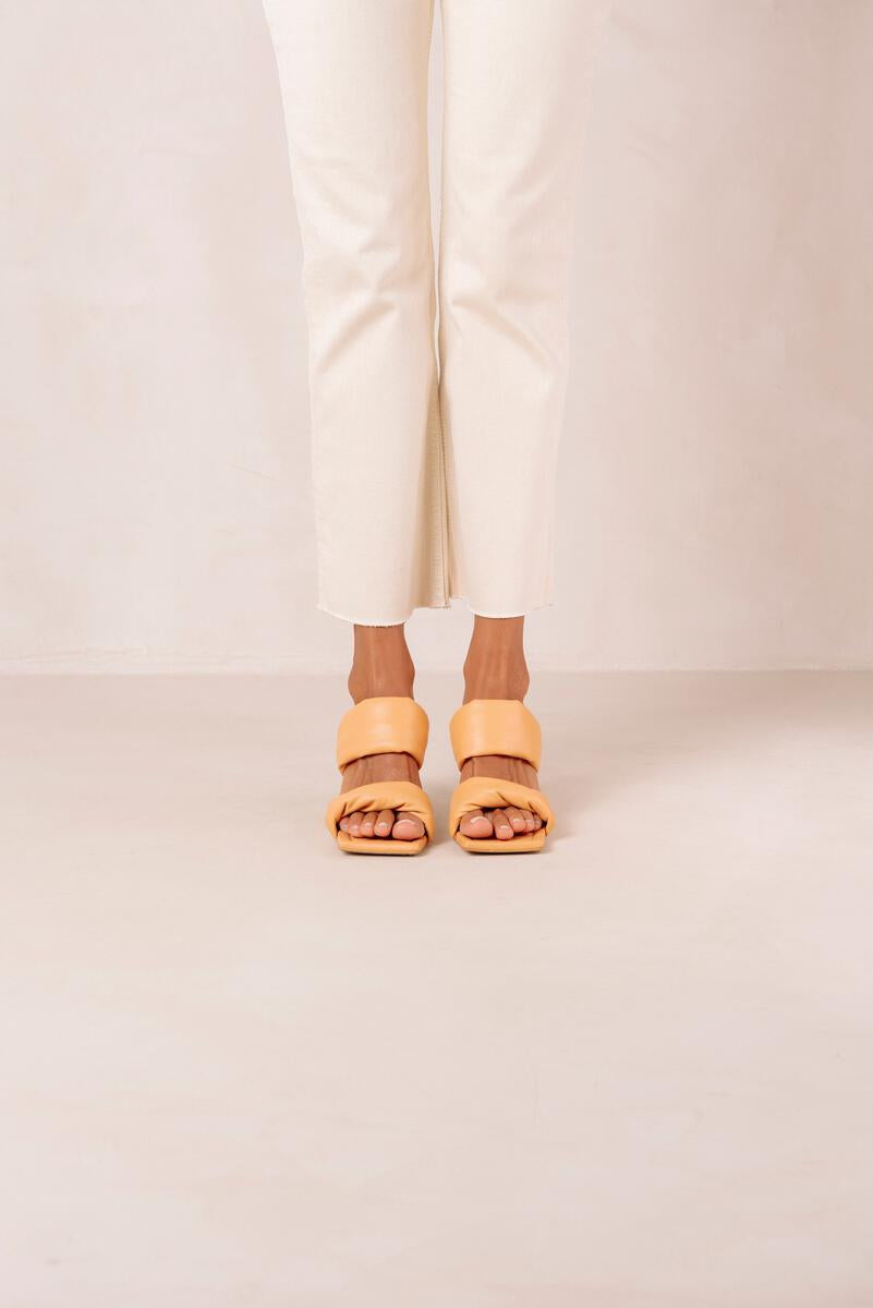 Twist Strap Tangy Orange