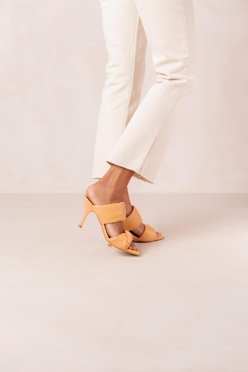 Twist Strap Tangy Orange