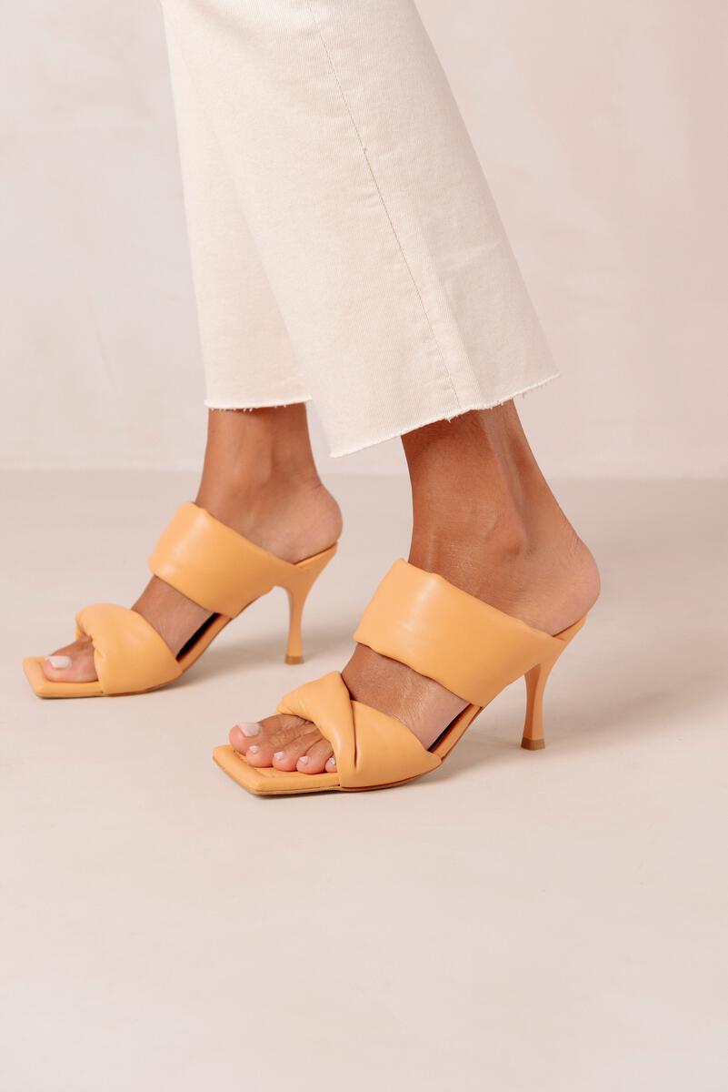 Twist Strap Tangy Orange