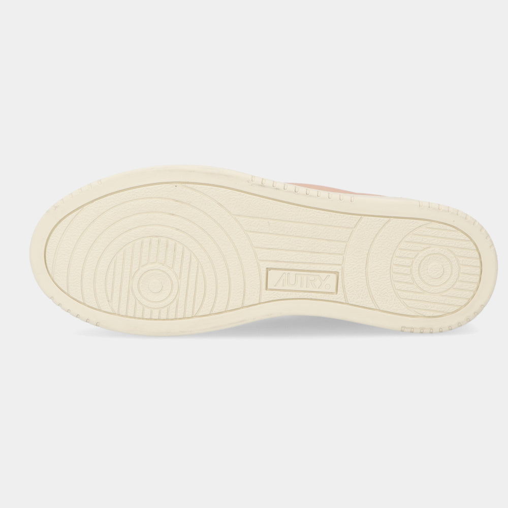 Dallas Low Sneakers in Leahter color Peach