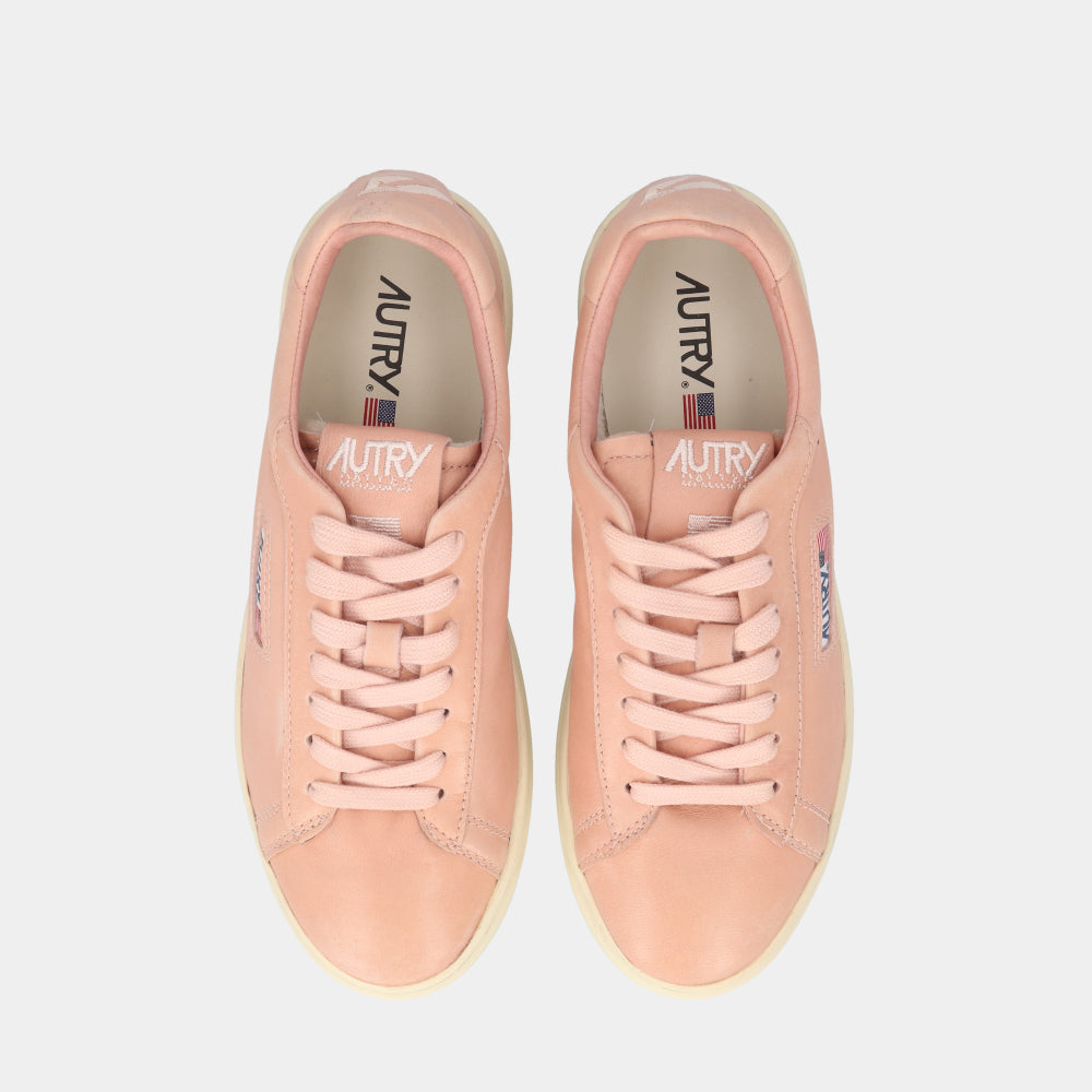 Dallas Low Sneakers in Leahter color Peach
