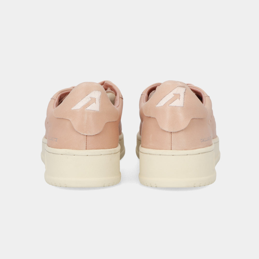 Dallas Low Sneakers in Leahter color Peach