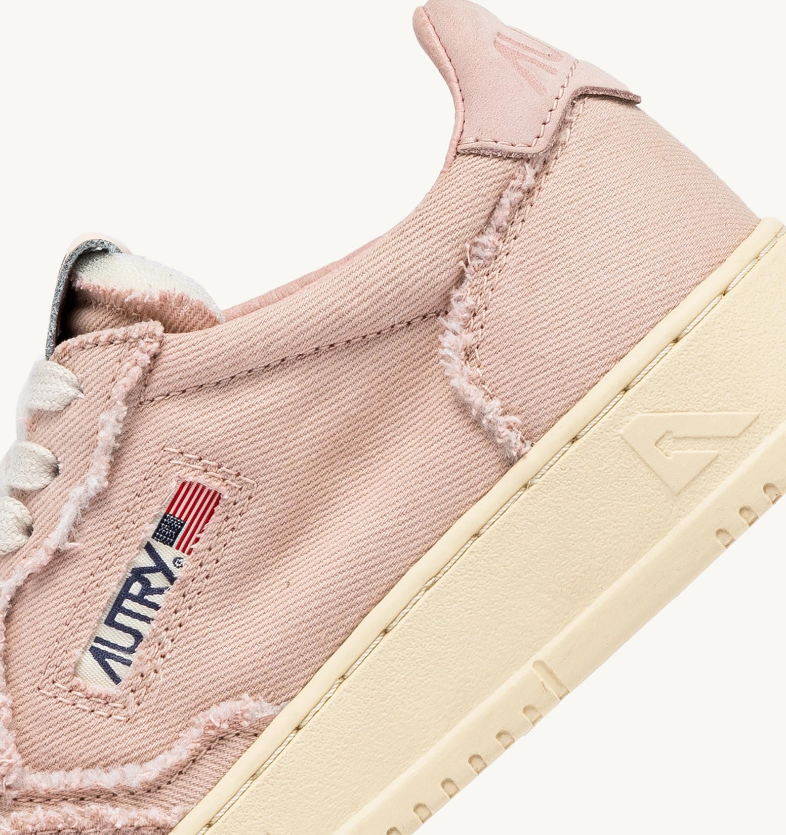MEDALIST LOW SNEAKERS IN PEACH WHIP DENIM